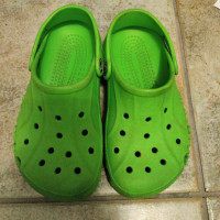 Green Crocs size Y4