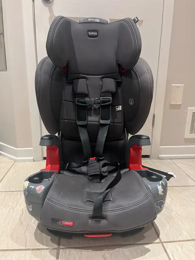 Britax Grow With You ClickTight Harness-2-Booster in Strollers, Carriers & Car Seats in Oakville / Halton Region - Image 3