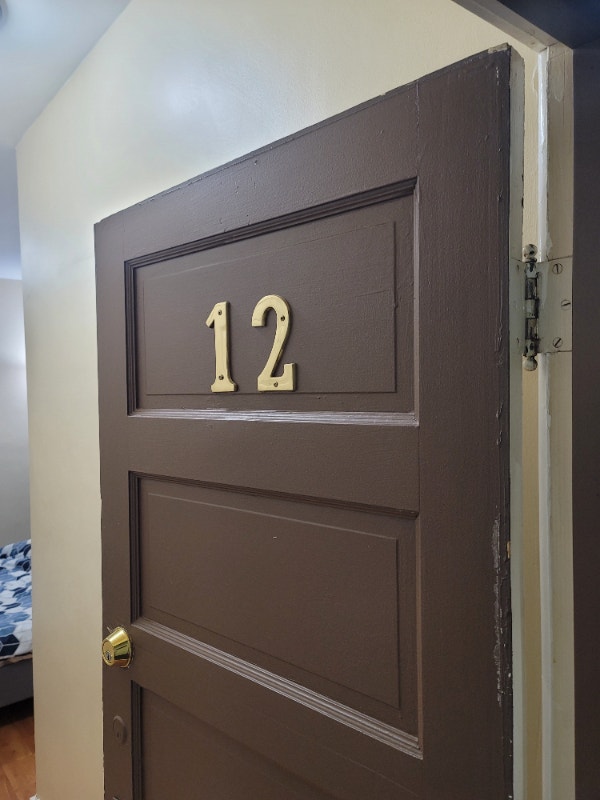 Downtown Estevan Centrally located Furnished Studio Long Term Rentals