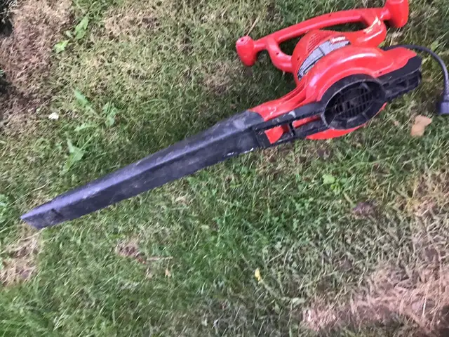 Toro ultra leaf blower vac 51619 , 12Amps. 120 V in Lawnmowers & Leaf Blowers in Oakville / Halton Region - Image 3