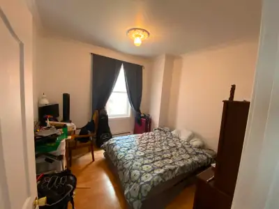 Chambre dans une collcation 4 1/2, quartier Hochelaga