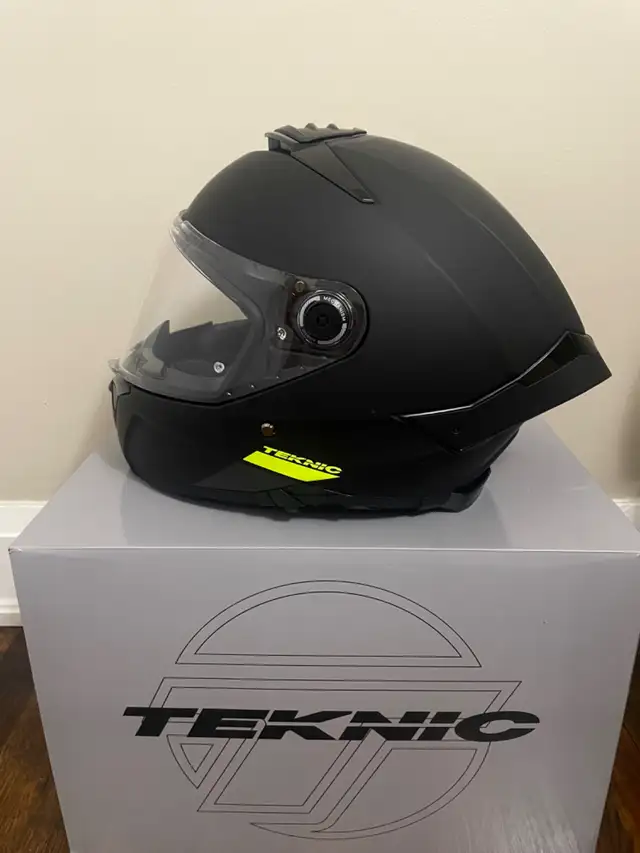 Teknic Full Face Motorcycle Helmet (Size M) in Motorcycle Parts & Accessories in Hamilton - Image 6