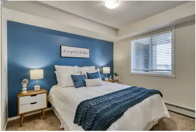 Lease Takeover – 2 Beds + Den, 2 Bath plus Den @ Evanston Riddge