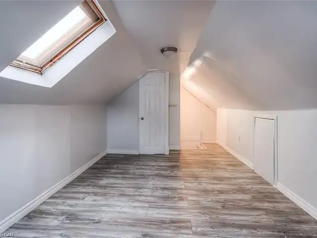 One room for rent in three-bedroom apartment in Long Term Rentals in Kitchener / Waterloo - Image 4