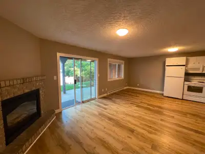 2 Bed 1 bath Suite with In-Suite Laundry & patio (Langford)