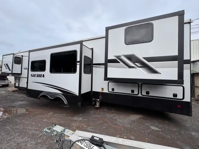 2022 Forest River sierra luxury 388bhrd in RVs & Motorhomes in Laval / North Shore - Image 3