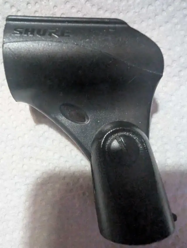 Shure mic clip  in Pro Audio & Recording Equipment in Hamilton - Image 2