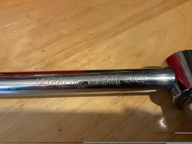 like new NAPA ultrapro 3/4” breaker bar in Hand Tools in Muskoka - Image 5