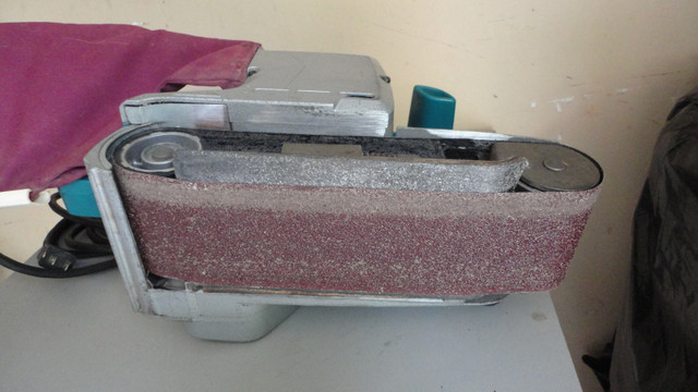Makita 3 x 24 Inch or 4 x 24 Inch Belt Sander - Model 9924DB in Power Tools in Ottawa - Image 4
