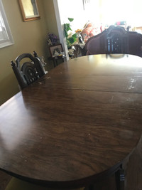 Dining room table and chairs set 