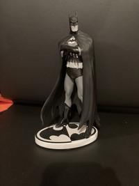 Batman Black & White statue - Batman by Bolland v2