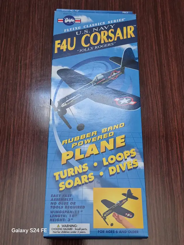 RUBBER  BAND  POWERED  MODEL  AIRPLANE in Hobbies & Crafts in Markham / York Region - Image 2