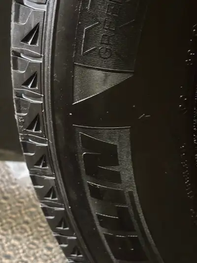 235-70-16 4 tires Michelin latitude XIce 2 like brand new 2 good for a couple seasons. Priced to sel...