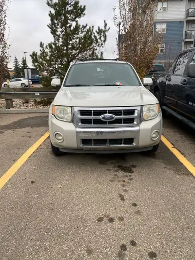 HAS TRANSMISSION ISSUES Fully loaded, all options, heated seats, dual climate control, auto seats an...