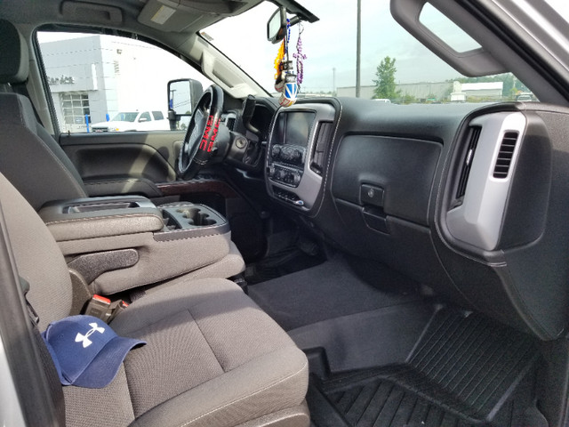 2019 2500 Truck and 2019 33' Travel Trailer for sale in Cars & Trucks in Woodstock - Image 4
