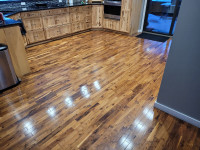 Solid wood hardwood floor