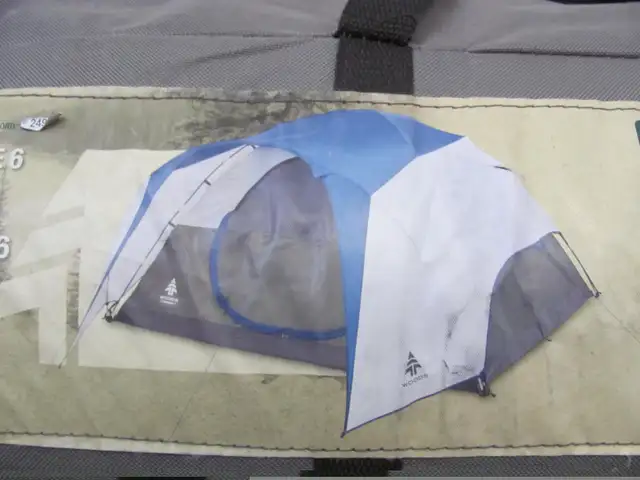 New Price **Tent - Woods 6-Person Camping Dome Tent with Awning, in Fishing, Camping & Outdoors in Gatineau - Image 4