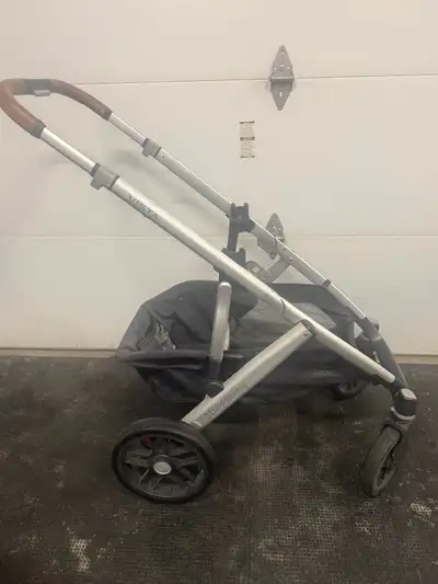 UppaBaby VISTA Stroller base, View more