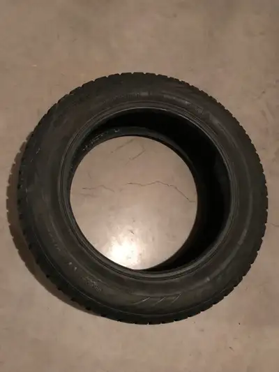 3 pneus hiver 215/60/17 9/32 @50$/chaque.