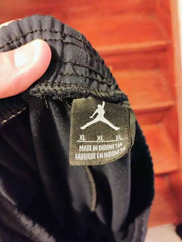 Jordan PSG warm-up pants in Soccer in Oshawa / Durham Region - Image 7