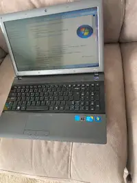 15.6" Samsung RV511 Laptop