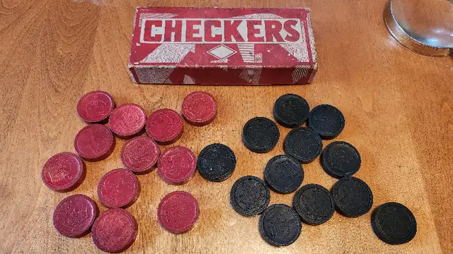 Vintage Checkers in Toys & Games in Cape Breton - Image 2