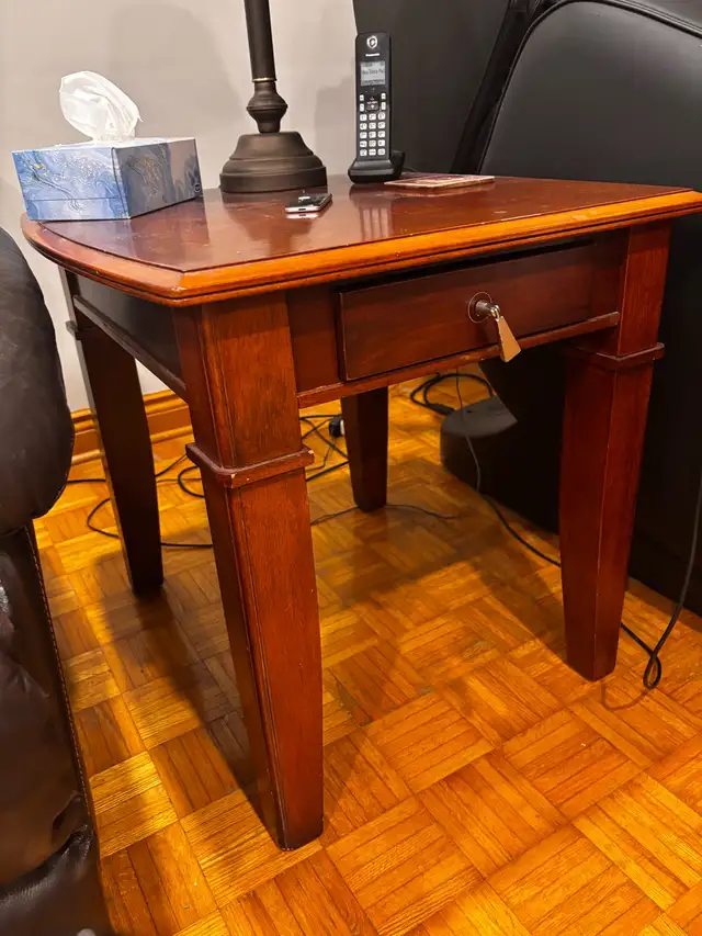 2 lamp tables solid wood  in Coffee Tables in Mississauga / Peel Region - Image 2