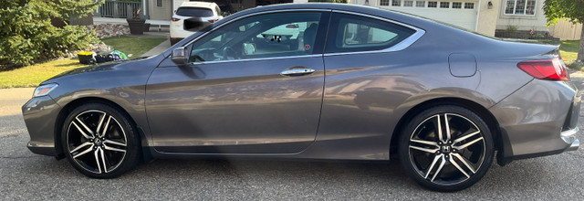 HONDA ACCORD 2017 COUPE V6 TOURING MANUAL TRANSMISSION in Cars & Trucks in Edmonton - Image 2