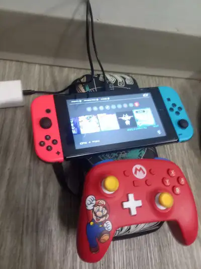 Modded switch with MOD CHIP Hurry won't be listed for long! Works fine comes with controller and USB...