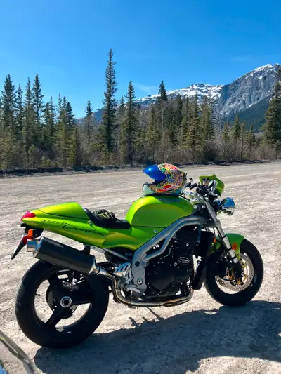 All original , and very exclusive. Well maintained and ready to ride. Needs nothing. Iconic naked bi...