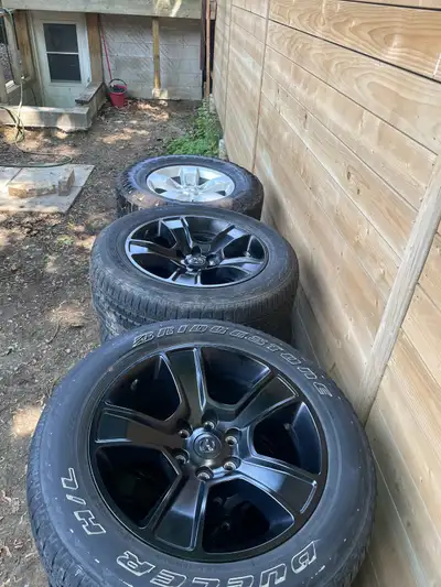 BLACK 5th GEN 6 BOLT SETS: Off a 2022 Ram 1500 Sport (5th Gen) 6 Bolt Rims in perfect shape Rims are...