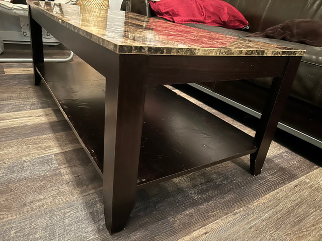 Coffee table  in Coffee Tables in Calgary