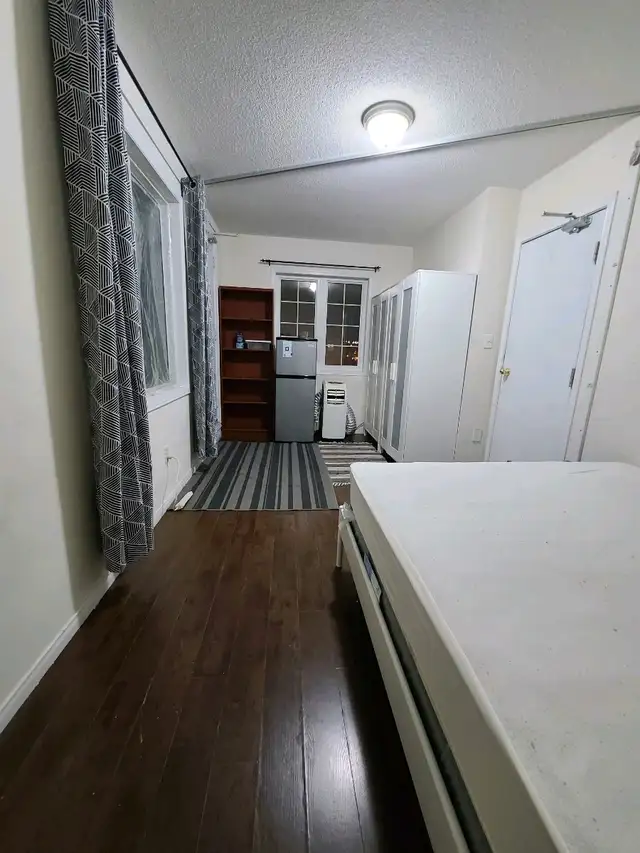 Room attYork Ucampus,  Minutes Walk Finch west subway station,