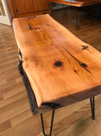 Table salon live edge