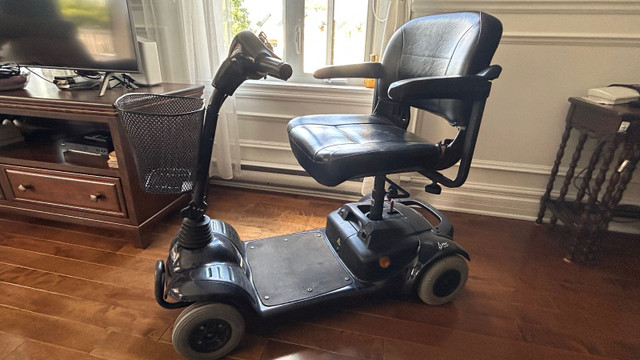 Quadriporteur Invacare dans Santé et besoins spéciaux  à Laval/Rive Nord