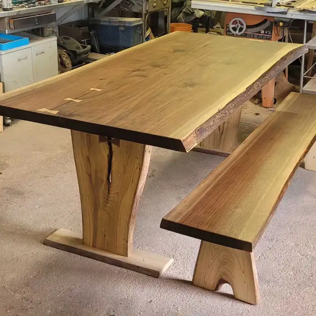Liveedge Walnut Dining table in Dining Tables & Sets in Muskoka - Image 3