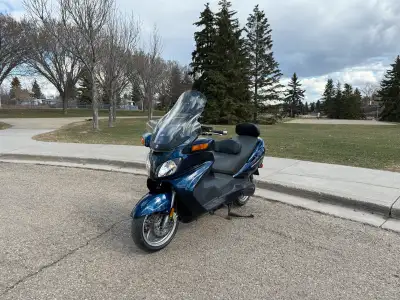 2005 Burgman 650 Scooter. 650cc New tires