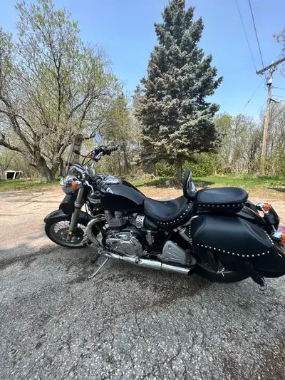 2006 Triumph America – Black – 790cc Description: Clean 2006 Triumph America in black. Great looking...