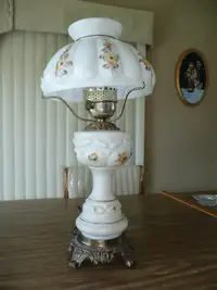 LAMPE DE TABLE