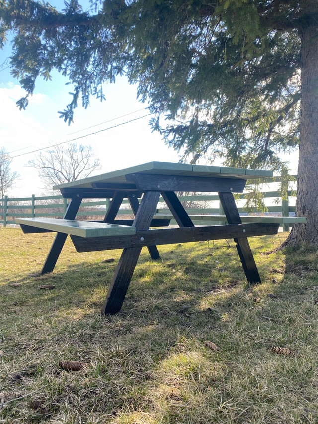 Picnic table 6ft long, table in Other Tables in Markham / York Region - Image 4