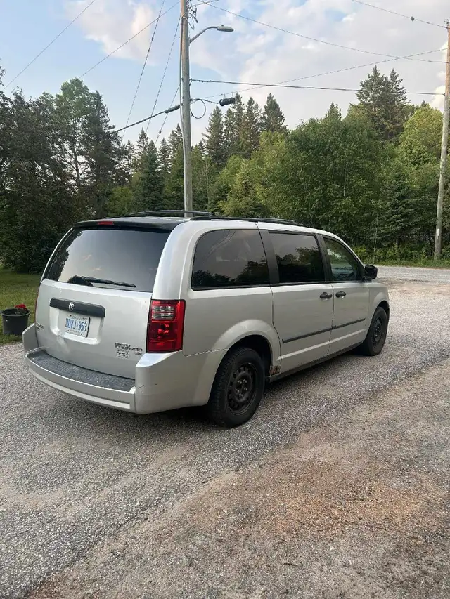 2009 Dodge Caravan (PARTS CAR) in Cars & Trucks in Muskoka - Image 4
