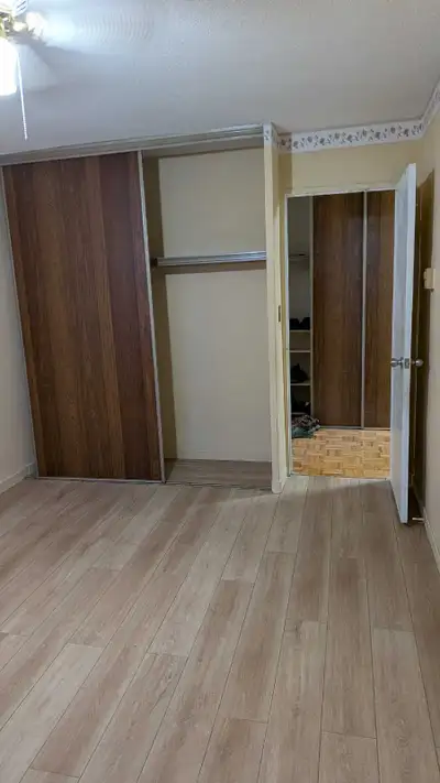Spacious rooms available in a 3-bedroom condo. Perfect for students or working professionals! Two ro...