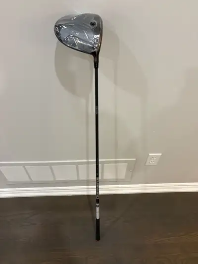 Brand New RH Qi35 Driver, 10.5°, Stiff shaft, View more