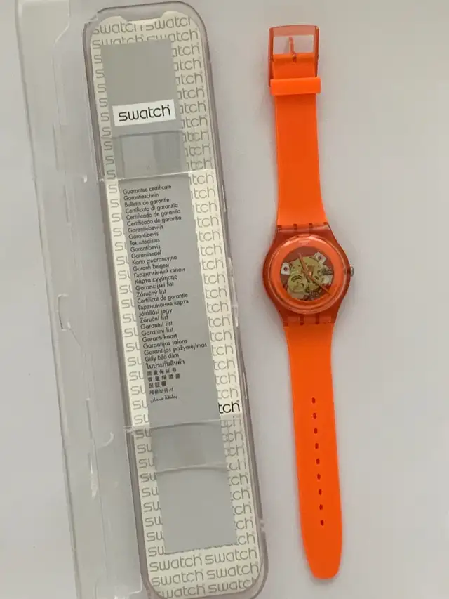 Swatch SUOO100 Orangish Lacquered – Édition Limitée| Limited Ed. in Jewellery & Watches in City of Montréal - Image 2