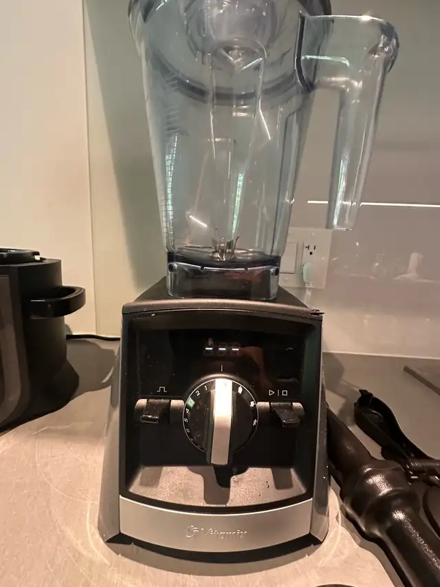 vitamix blender in Processors, Blenders & Juicers in City of Toronto - Image 2