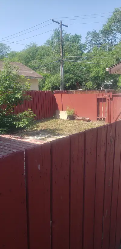 AFFORDABLE 1BDRM, 1BATH UNIT w/ Private Yard --$915