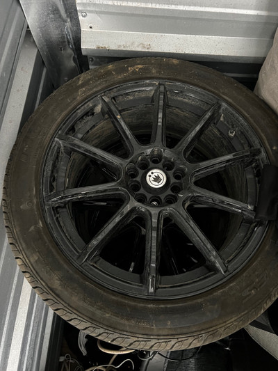 Rims with tires for all seasons, used only one month, article 24