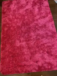 4x6 Bouclair Fuchsia area rug 