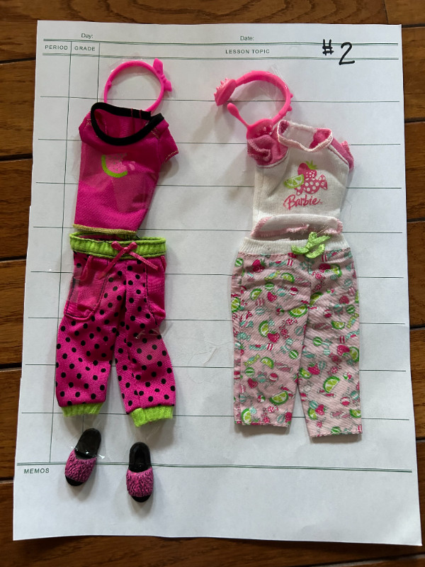 18 more Barbie outfits in Toys & Games in Windsor Region - Image 2