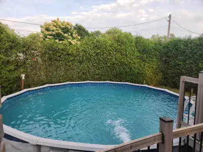 Sous-sol meublé-TOUT INCLUS- avec piscine et gym